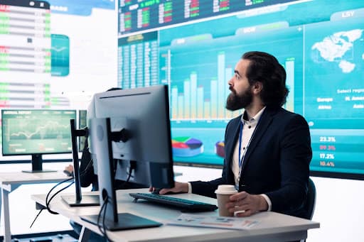 Cover Image for Top AI Finance Applications for Enhanced Financial Management